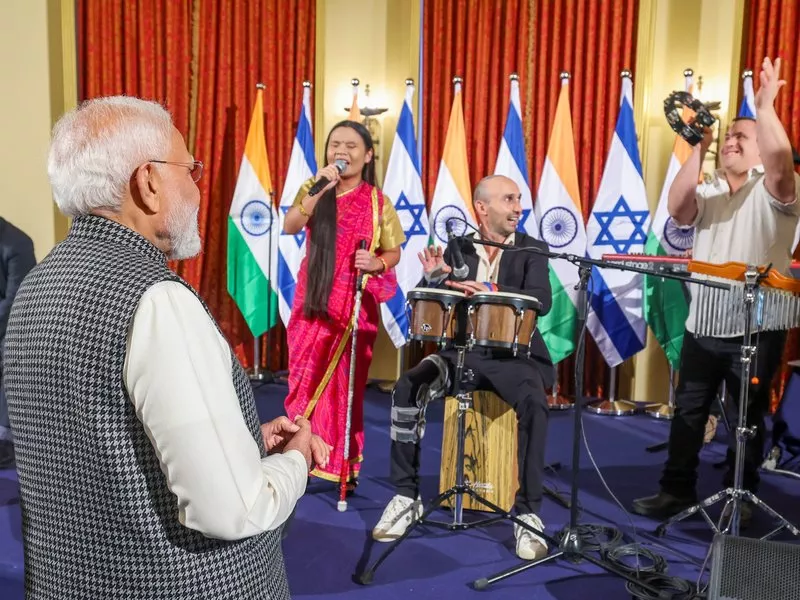 दिव्यांगों की प्रस्तुति पर भावुक हुए मोदी, ‘आई लव माई इंडिया’ ने जीता दिल