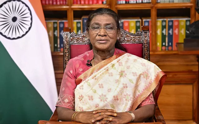 आदिवासी क्षेत्रों में शिक्षा और रोजगार पर जोर