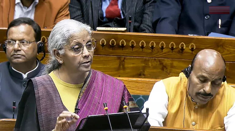 बजट में नीतिगत स्थिरता का सिद्धांत, विकसित भारत को प्राथमिकता: सीतारमण