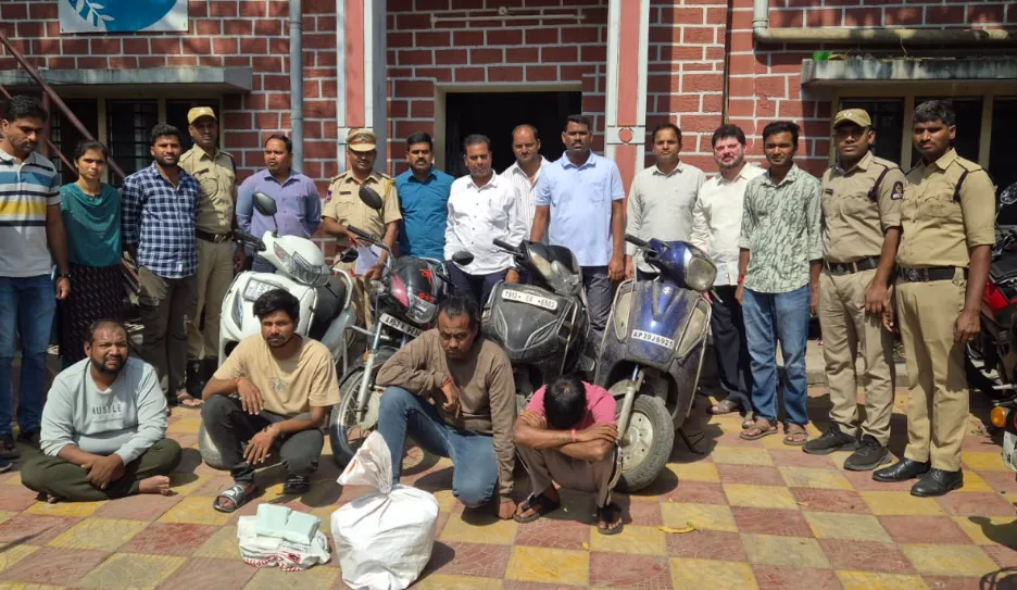 धूलपेट में जब्त गांजा और गिरफ्तार तस्कर