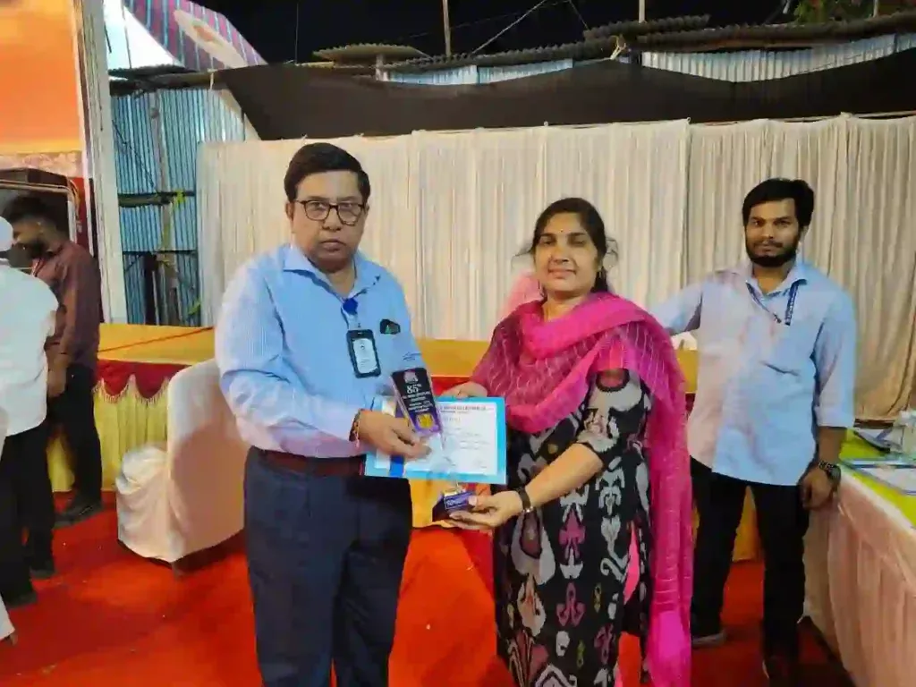 नुमाइश में बेस्ट स्टॉल अवॉर्ड,