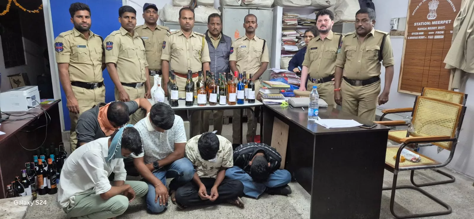 हैदराबाद में 92 अवैध शराब बोतलें जब्त