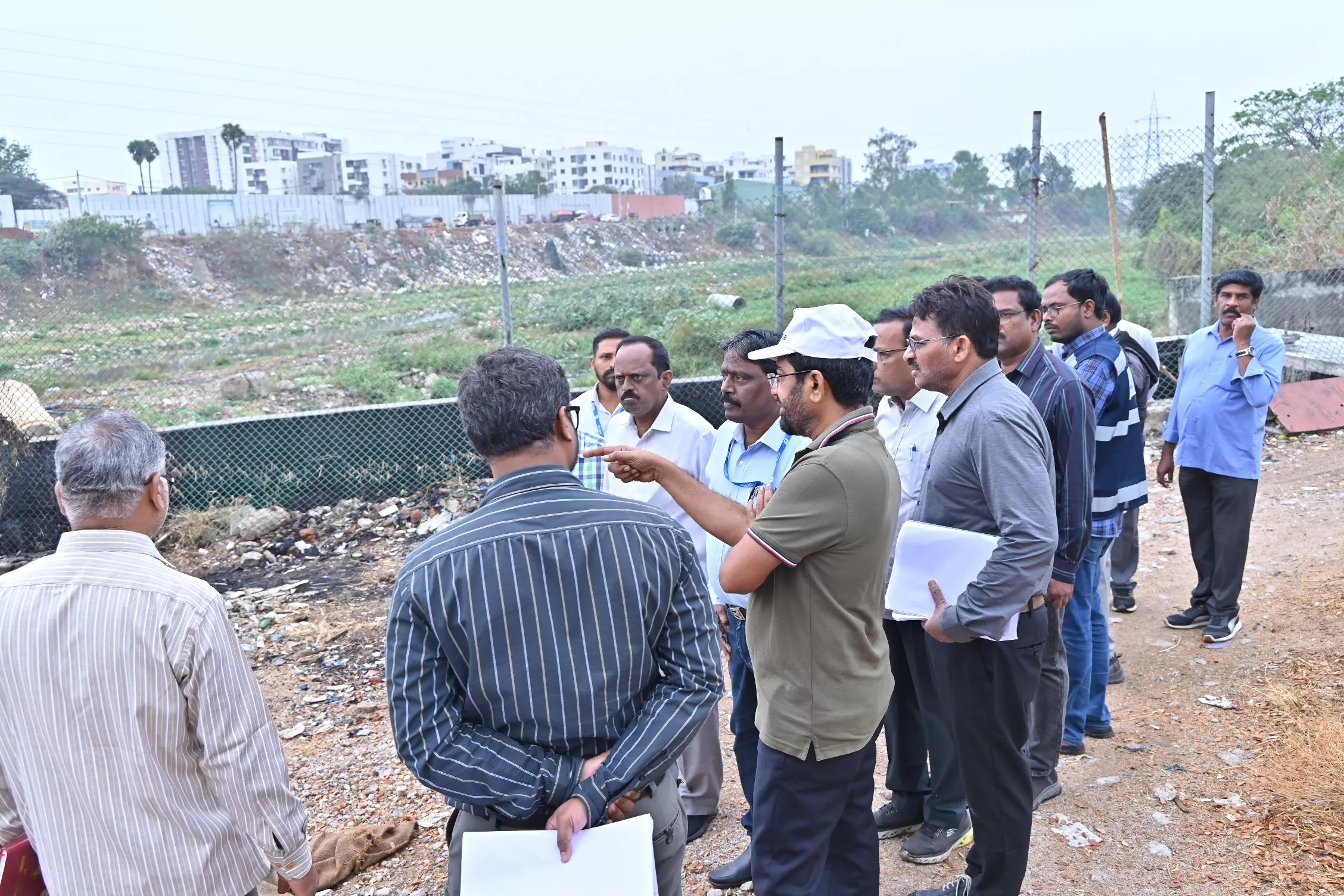 बस्ती बाटा कार्यक्रम में अशोक रेड्डी का सीवरेज निरीक्षण