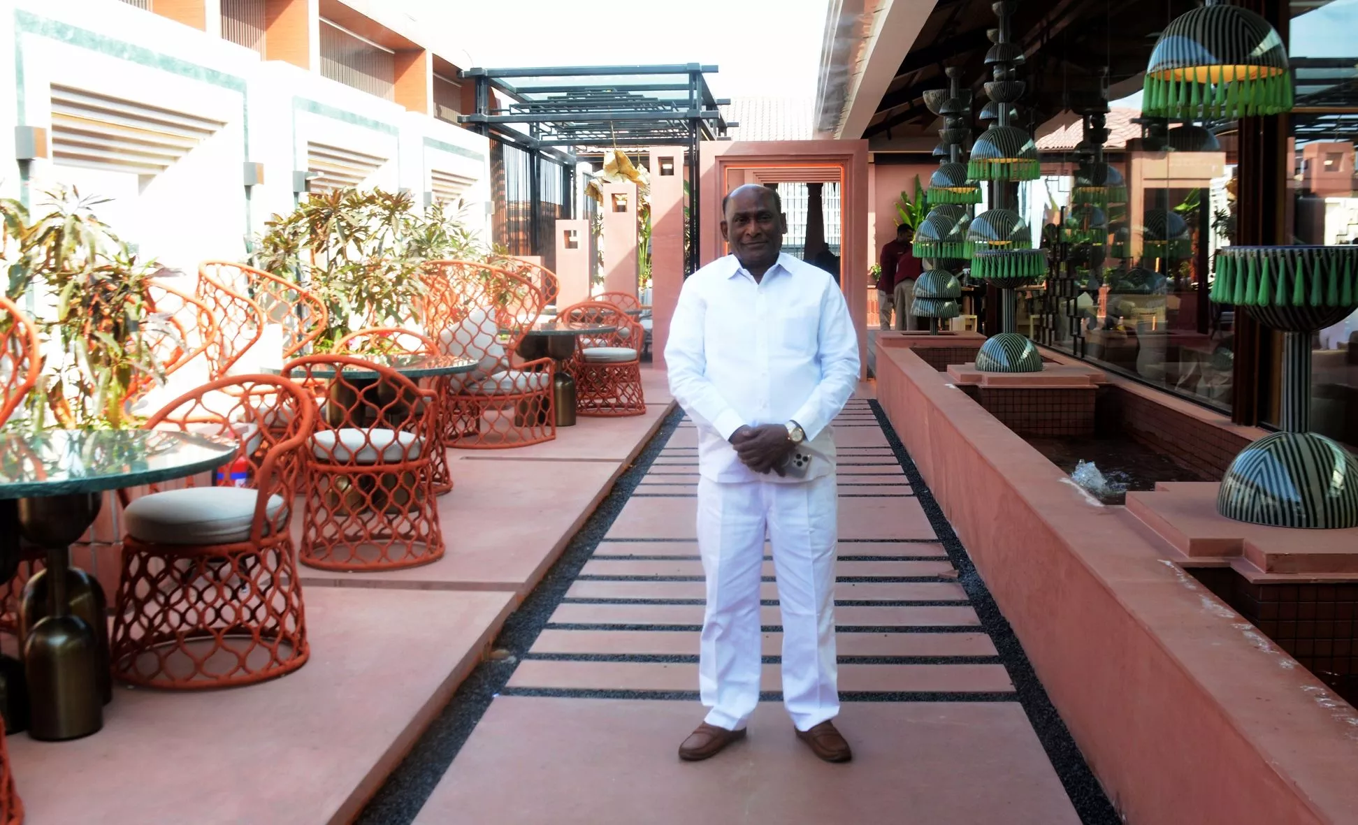 नीलोफर रूफटॉप रेस्टोरेंट की छत और बाली शैली सजावट