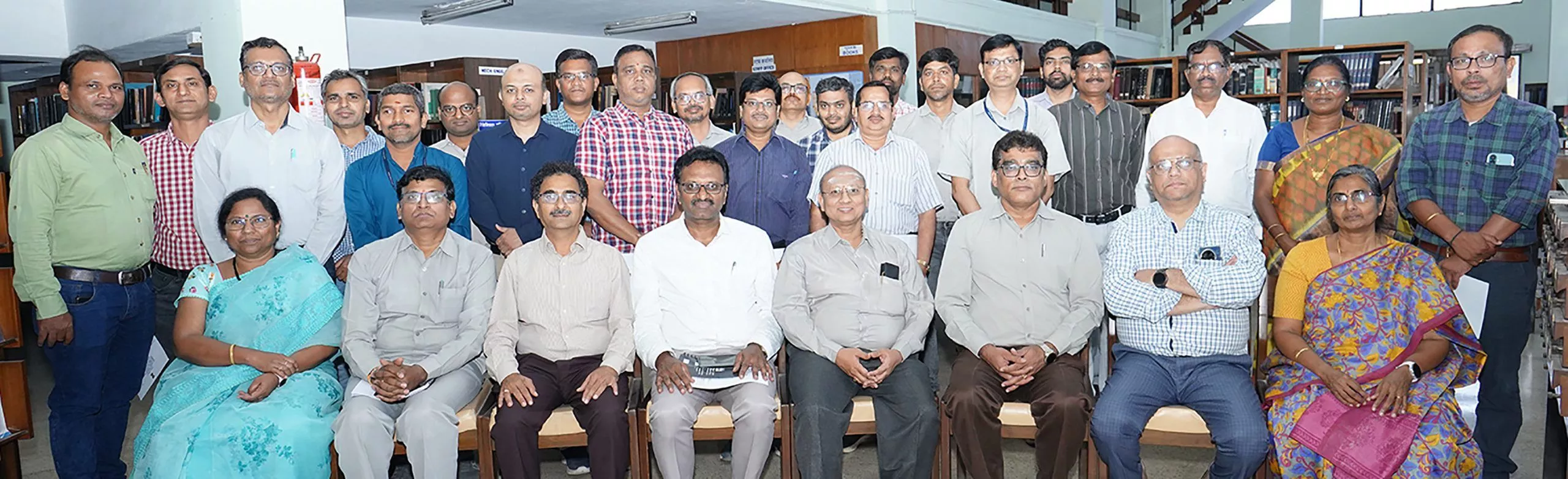 जनवरी-मई 2025 सत्र उत्तीर्ण कर्मचारियों को प्रमाण पत्र प्रदान