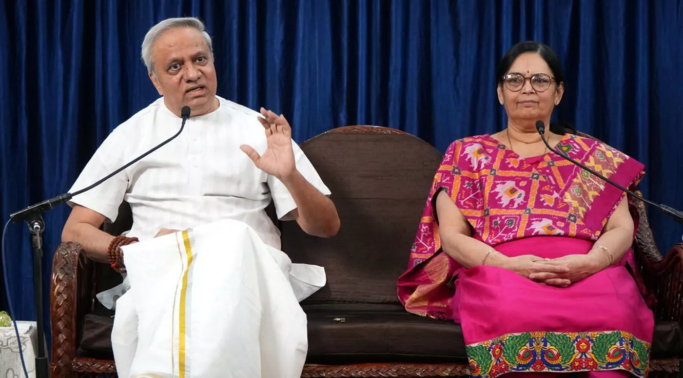 बंजारा हिल्स सत्संग में प्रवचन देते रमेशजी