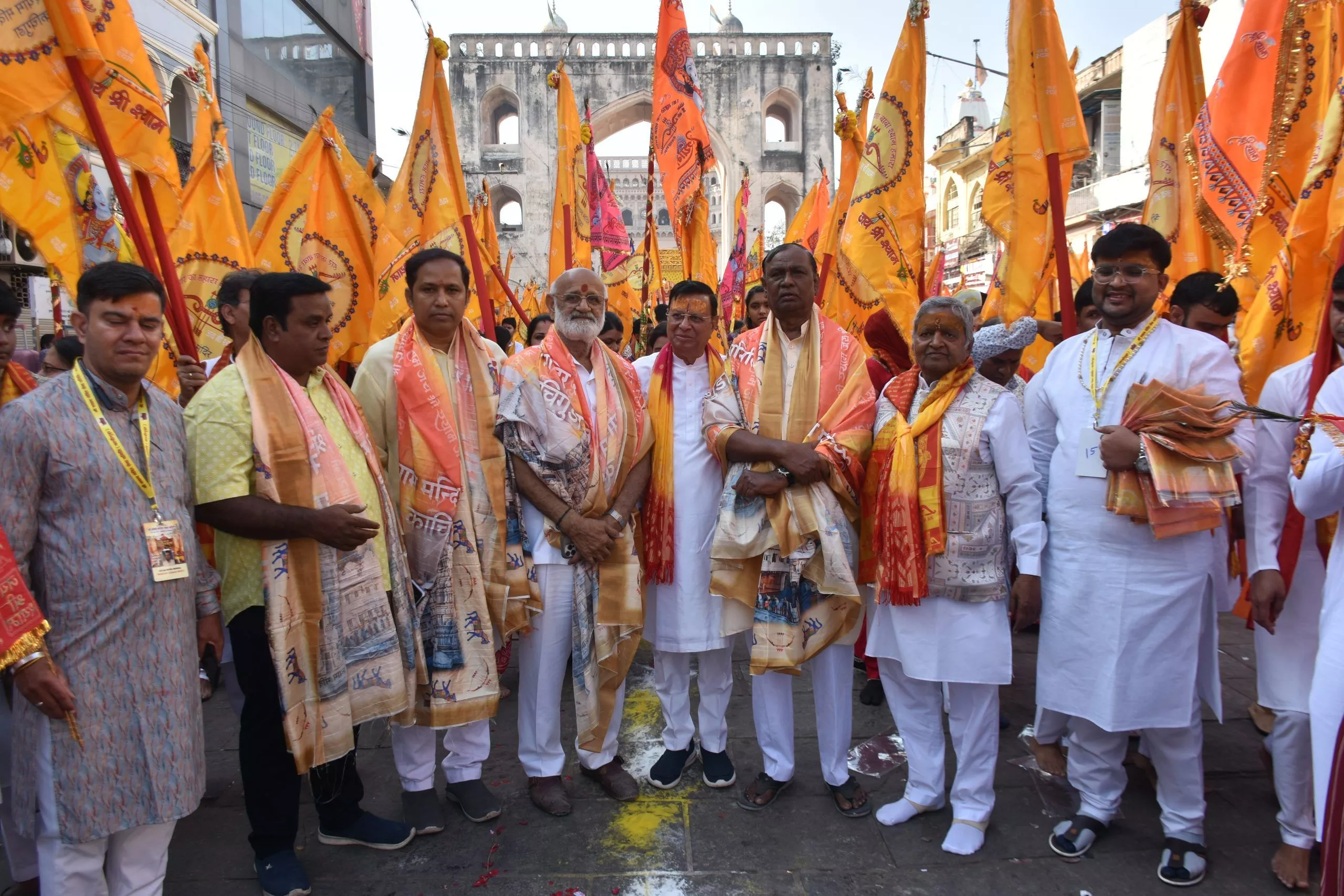 भजनों और निशान के साथ निकली श्री श्याम रथ शोभायात्रा