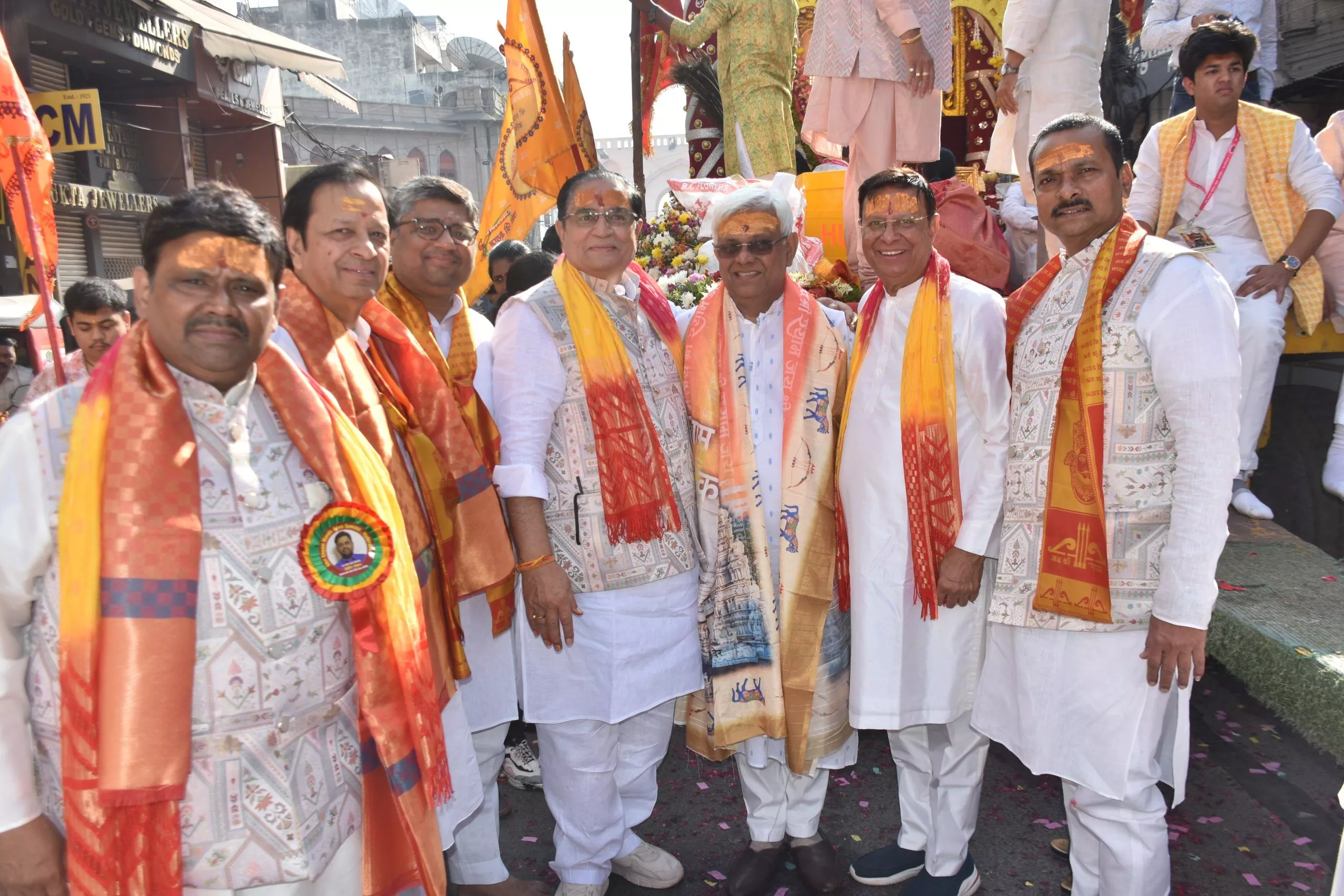 भजनों और निशान के साथ निकली श्री श्याम रथ शोभायात्रा