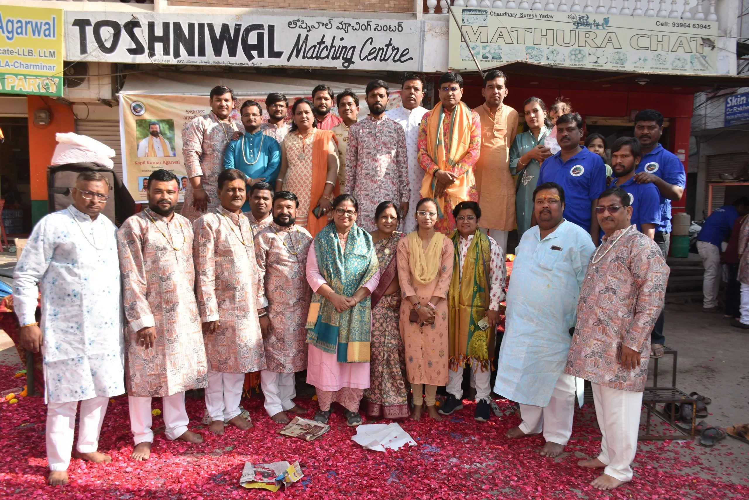 भजनों और निशान के साथ निकली श्री श्याम रथ शोभायात्रा