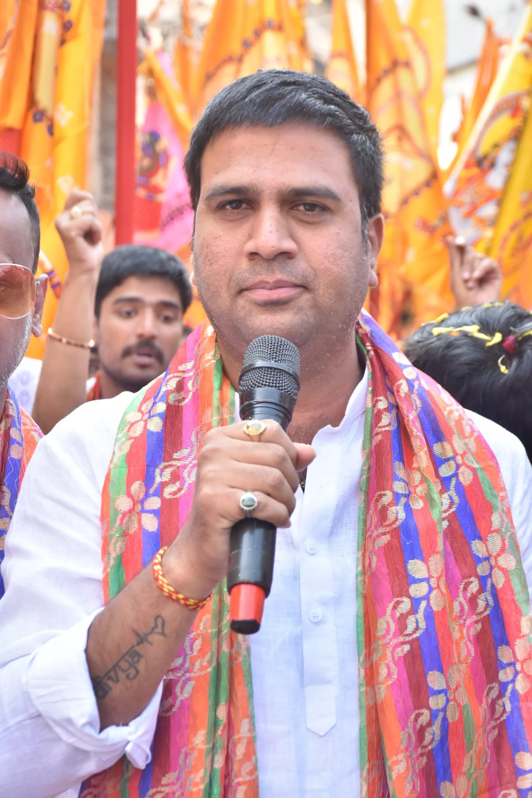 भजनों और निशान के साथ निकली श्री श्याम रथ शोभायात्रा