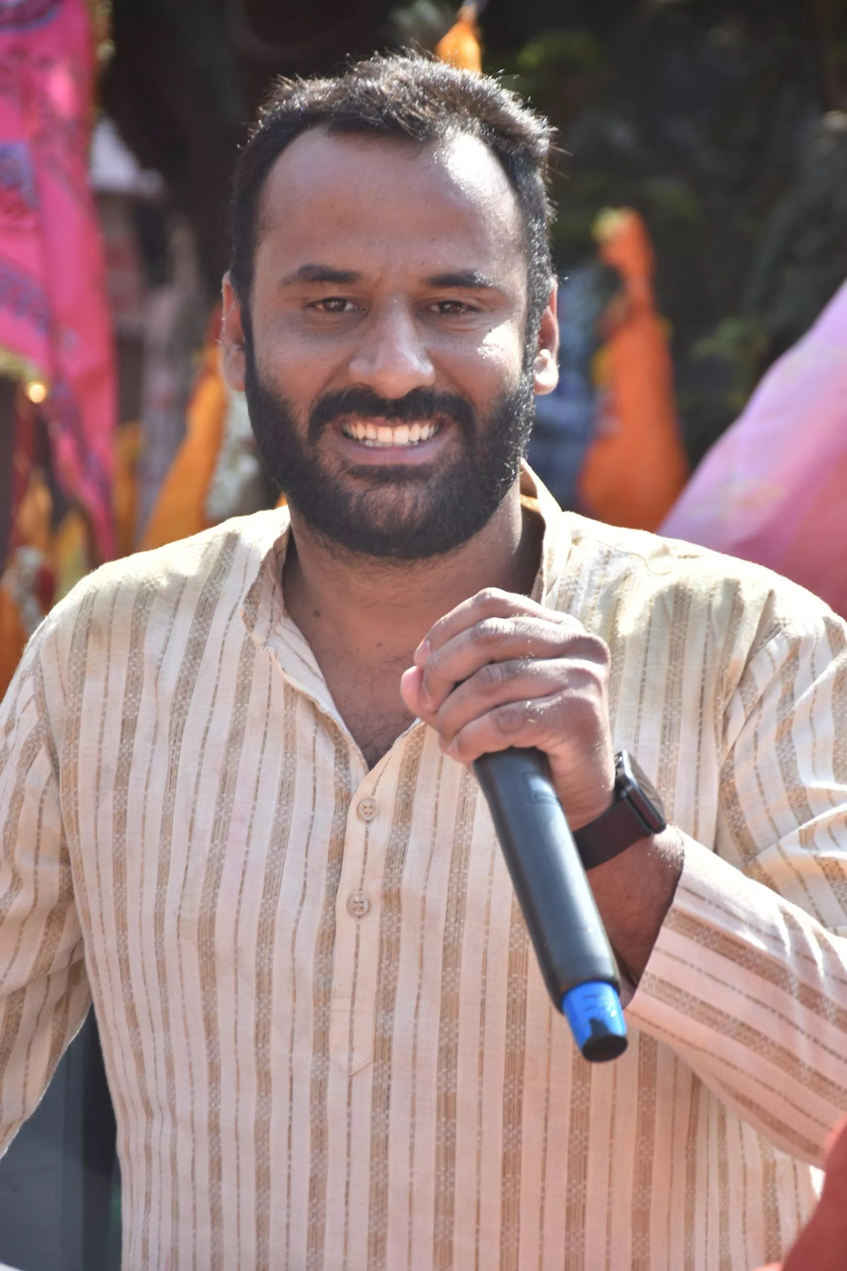 भजनों और निशान के साथ निकली श्री श्याम रथ शोभायात्रा