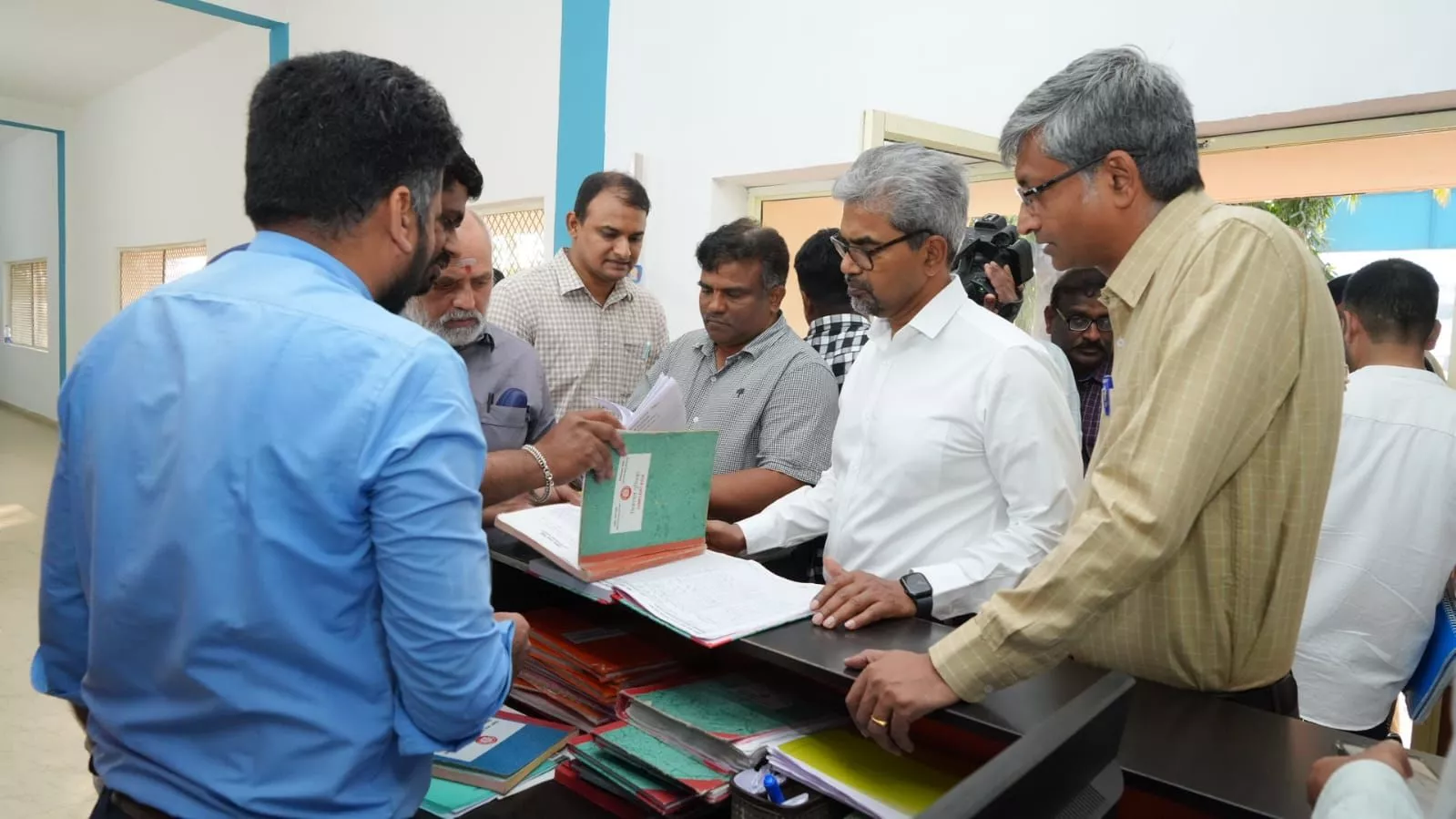 महाप्रबंधक ने परली वैजनाथ मार्ग और स्टेशनों का निरीक्षण किया