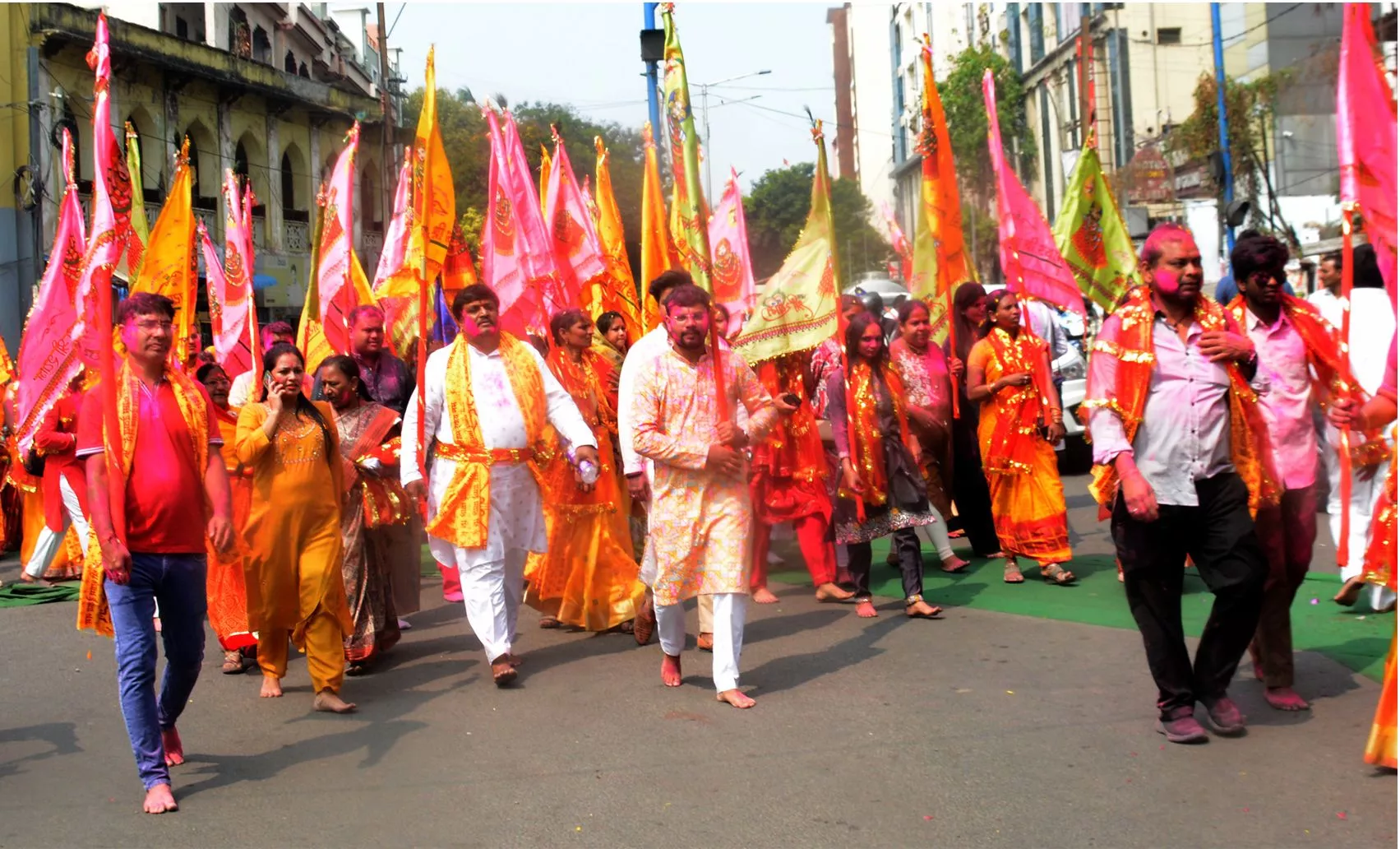 भक्तों की भीड़ के बीच काचीगुड़ा श्री श्याम मंदिर का मेला