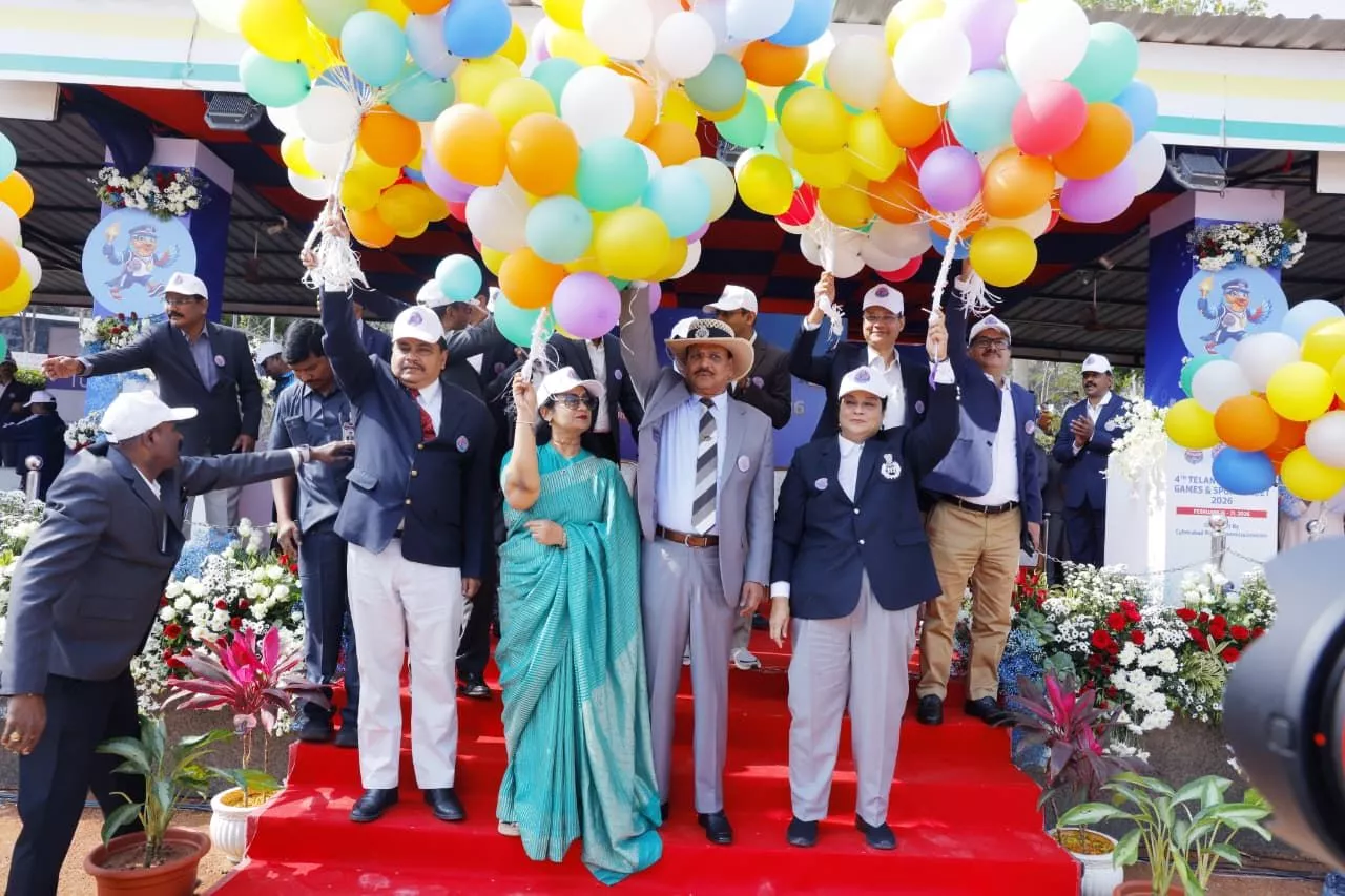 तेलंगाना पुलिस स्पोर्ट्स मीट-2026 में खिलाड़ी प्रतियोगिता करते हुए
