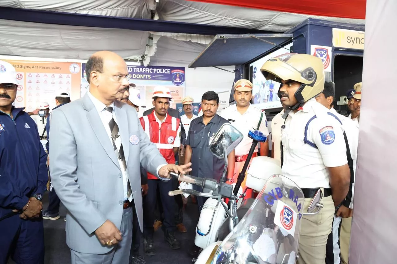 तेलंगाना पुलिस स्पोर्ट्स मीट-2026 में खिलाड़ी प्रतियोगिता करते हुए