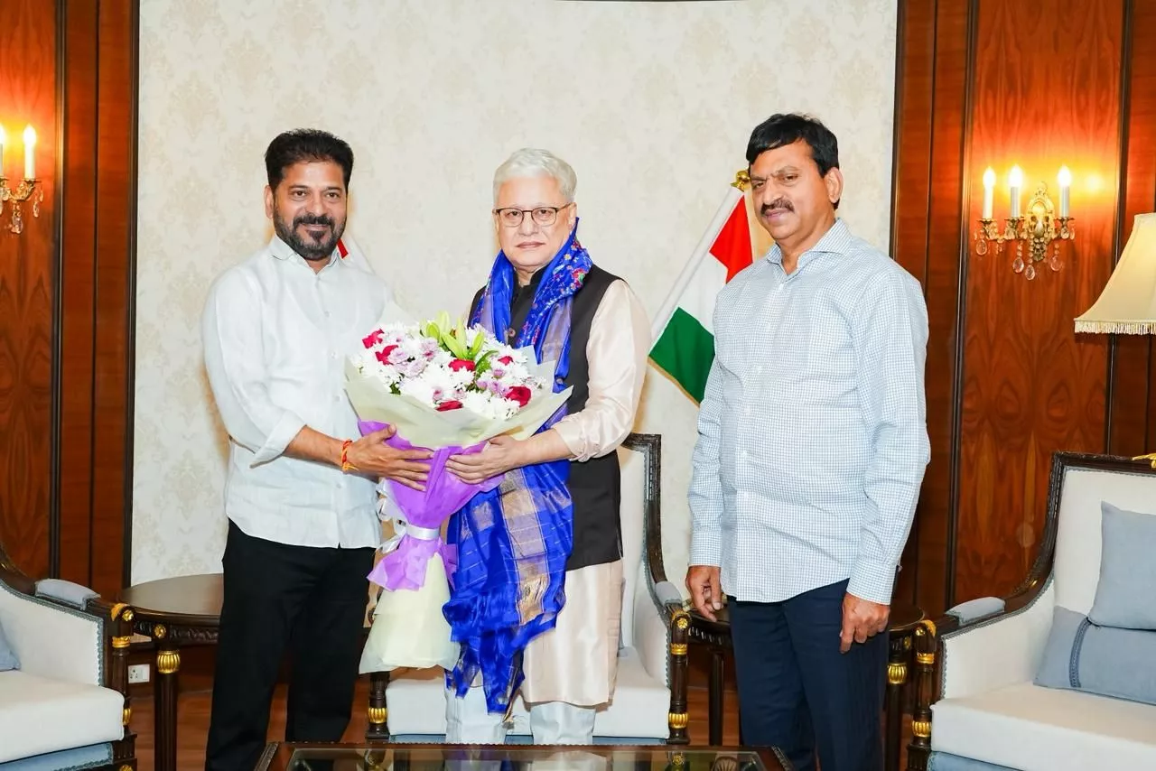 रेवंत रेड्डी और जिष्णु देव वर्मा की लोक भवन में मुलाकात