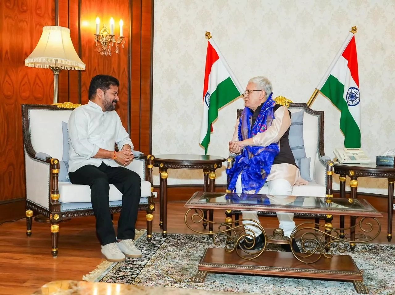 रेवंत रेड्डी और जिष्णु देव वर्मा की लोक भवन में मुलाकात