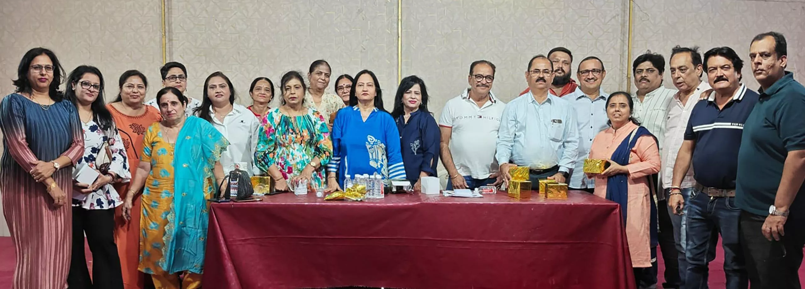 लेडीज़ विंग की सदस्यें सम्मान समारोह में