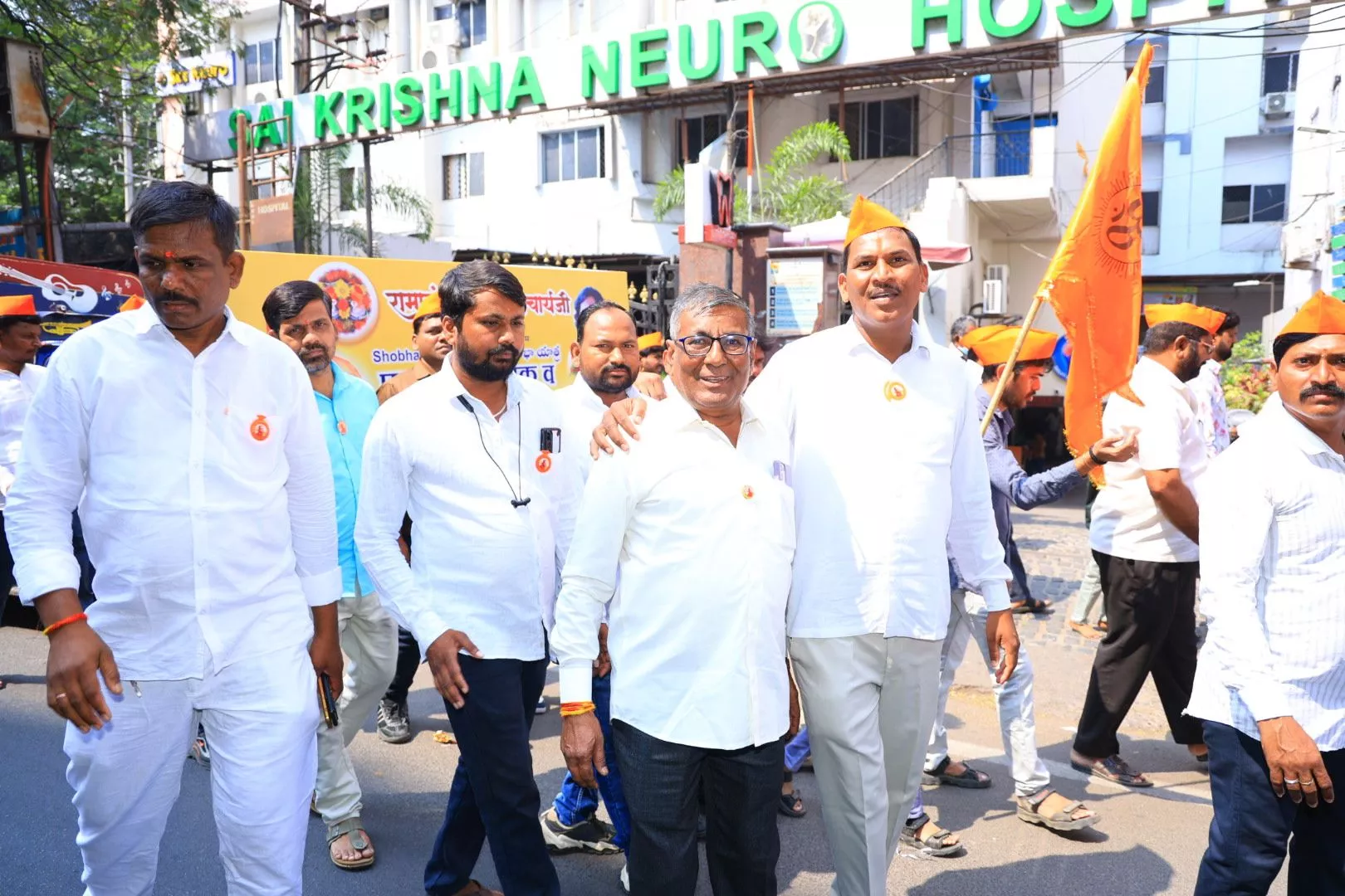 हैदराबाद में नरेन्द्राचार्यजी की पादुका शोभायात्रा