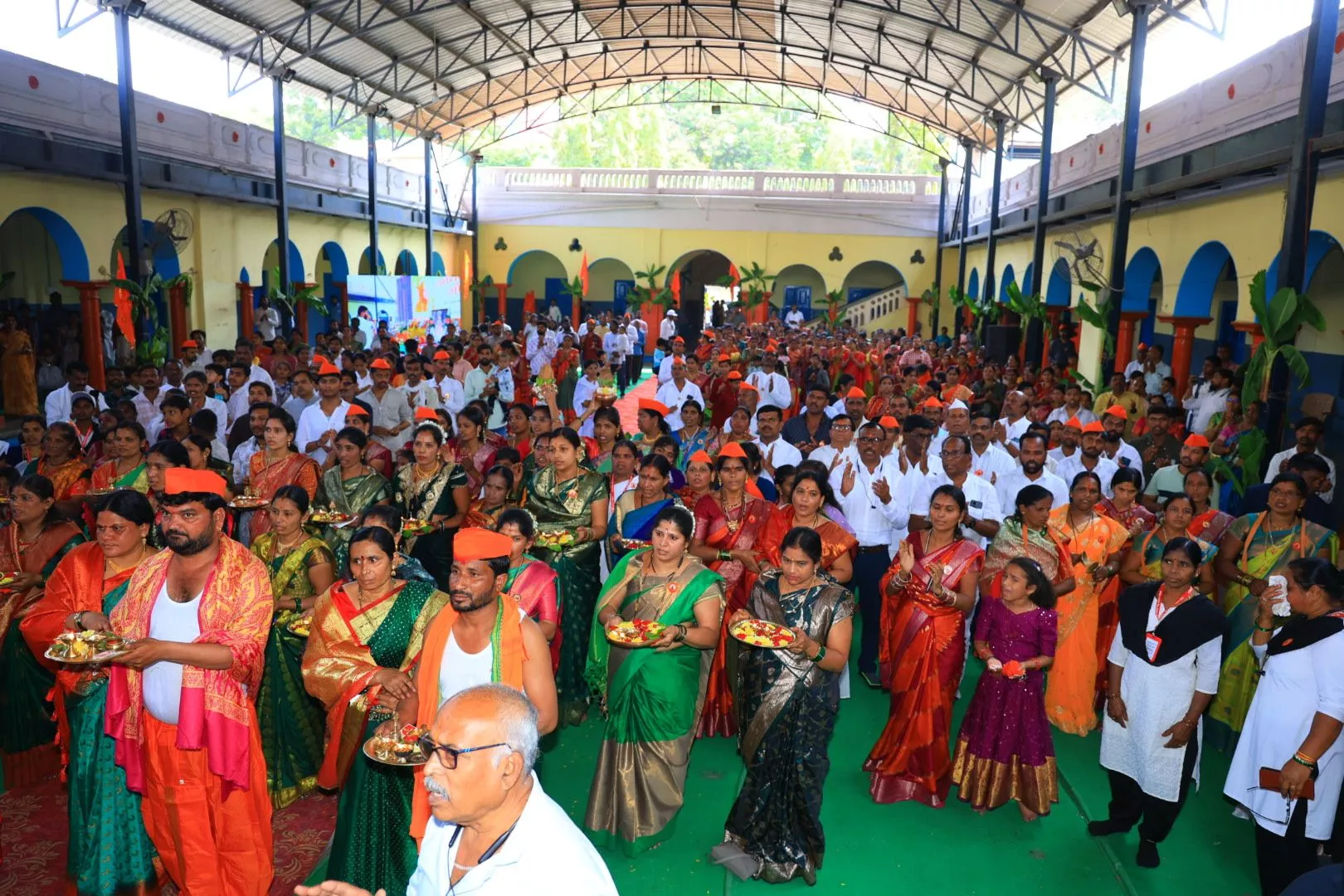 हैदराबाद में नरेन्द्राचार्यजी की पादुका शोभायात्रा