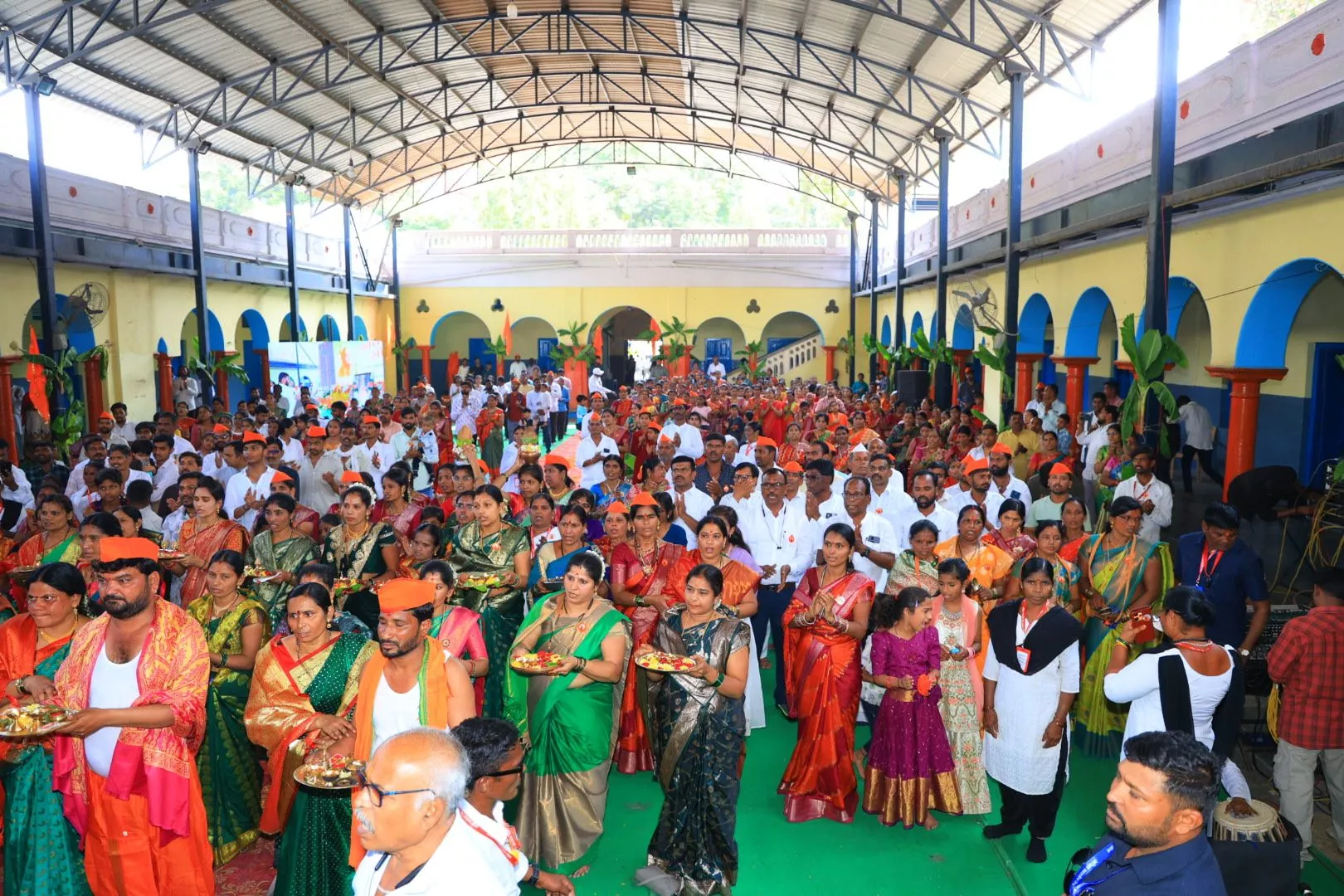 हैदराबाद में नरेन्द्राचार्यजी की पादुका शोभायात्रा