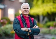 डॉ.रामा तक्षक  
