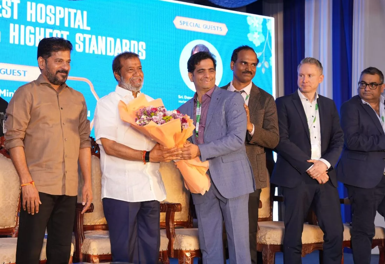 मुख्यमंत्री रेवंत रेड्डी ने मेडिकवर अस्पताल शाखा का उद्घाटन किया