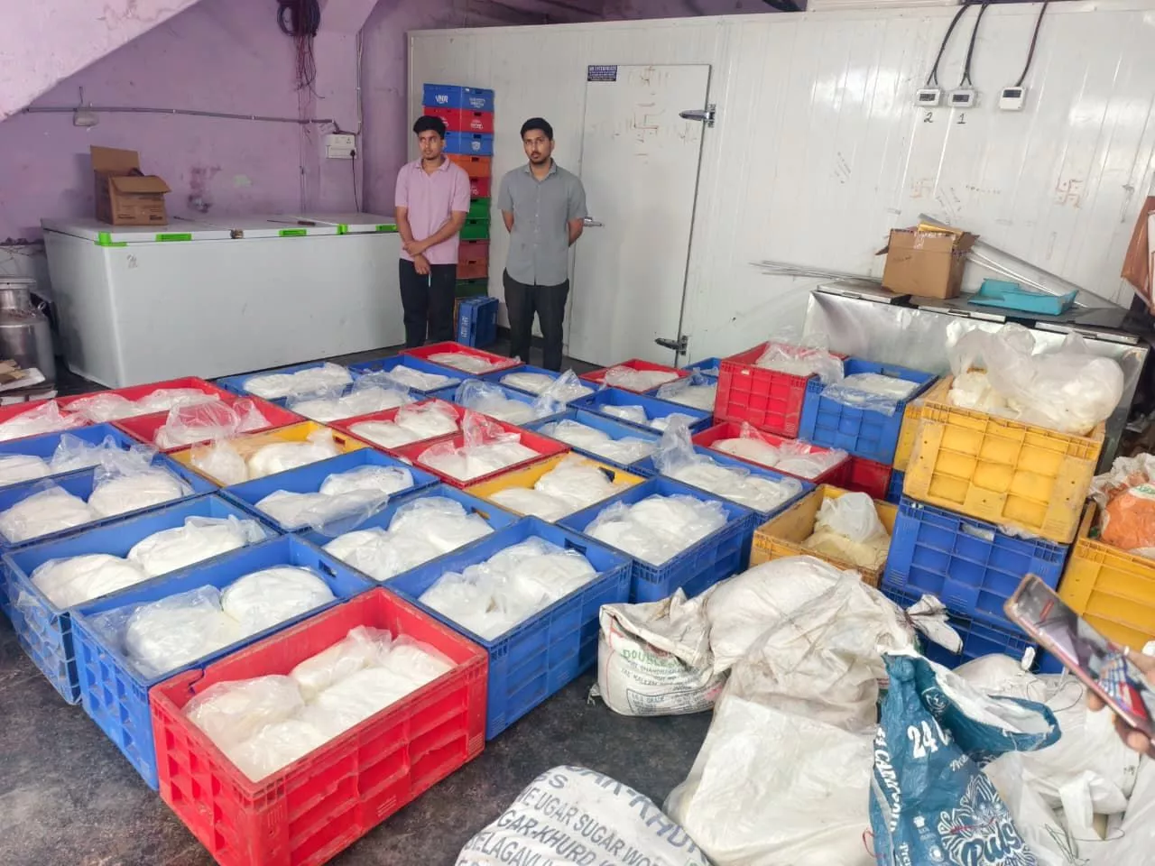 छापेमारी में जब्त किया गया मिलावटी पनीर