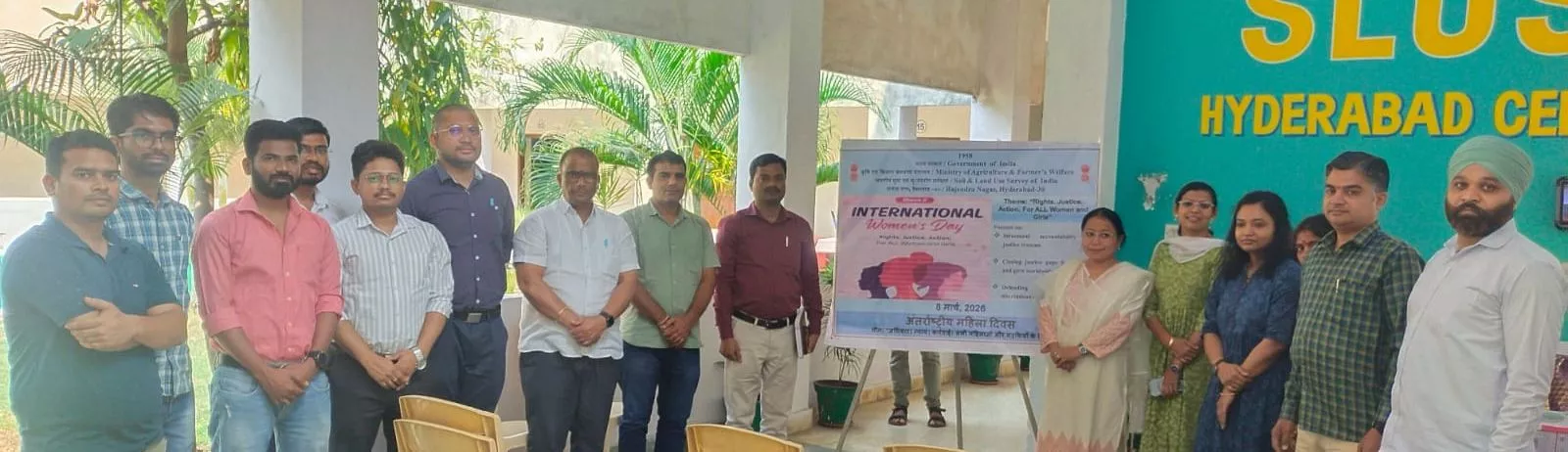 अंतरराष्ट्रीय महिला दिवस कार्यक्रम में महिला अतिथियों का सम्मान