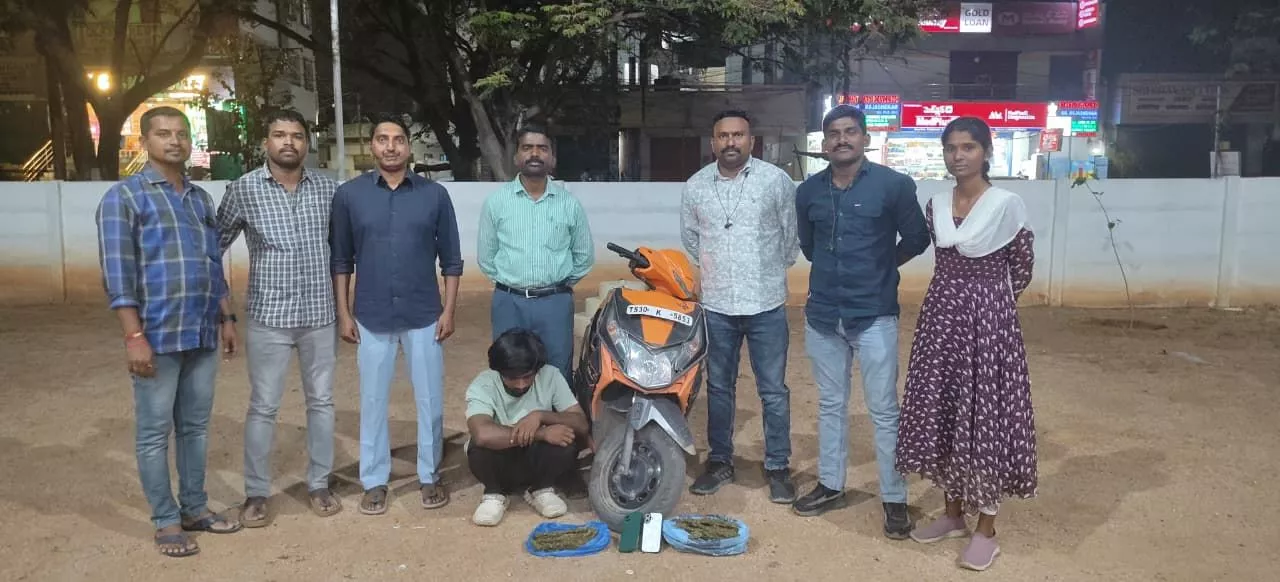 हैदराबाद में जब्त एमडीएमए और गांजा का दृश्य