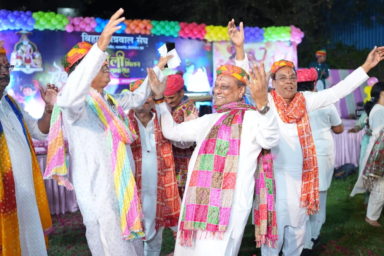 हैदराबाद में बिहार अग्रवाल संघ के होली मिलन समारोह का दृश्य