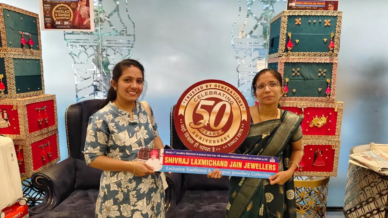 शिवराज लक्ष्मीचंद जैन ज्वेलर्स में महोत्सव का रोमांचक दृश्य