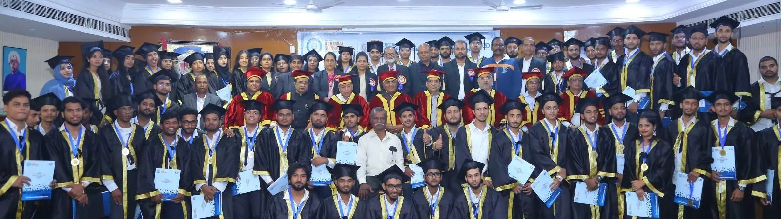 शंकरलाल सिग्नोडिया कॉलेज में दीक्षांत समारोह का दृश्य