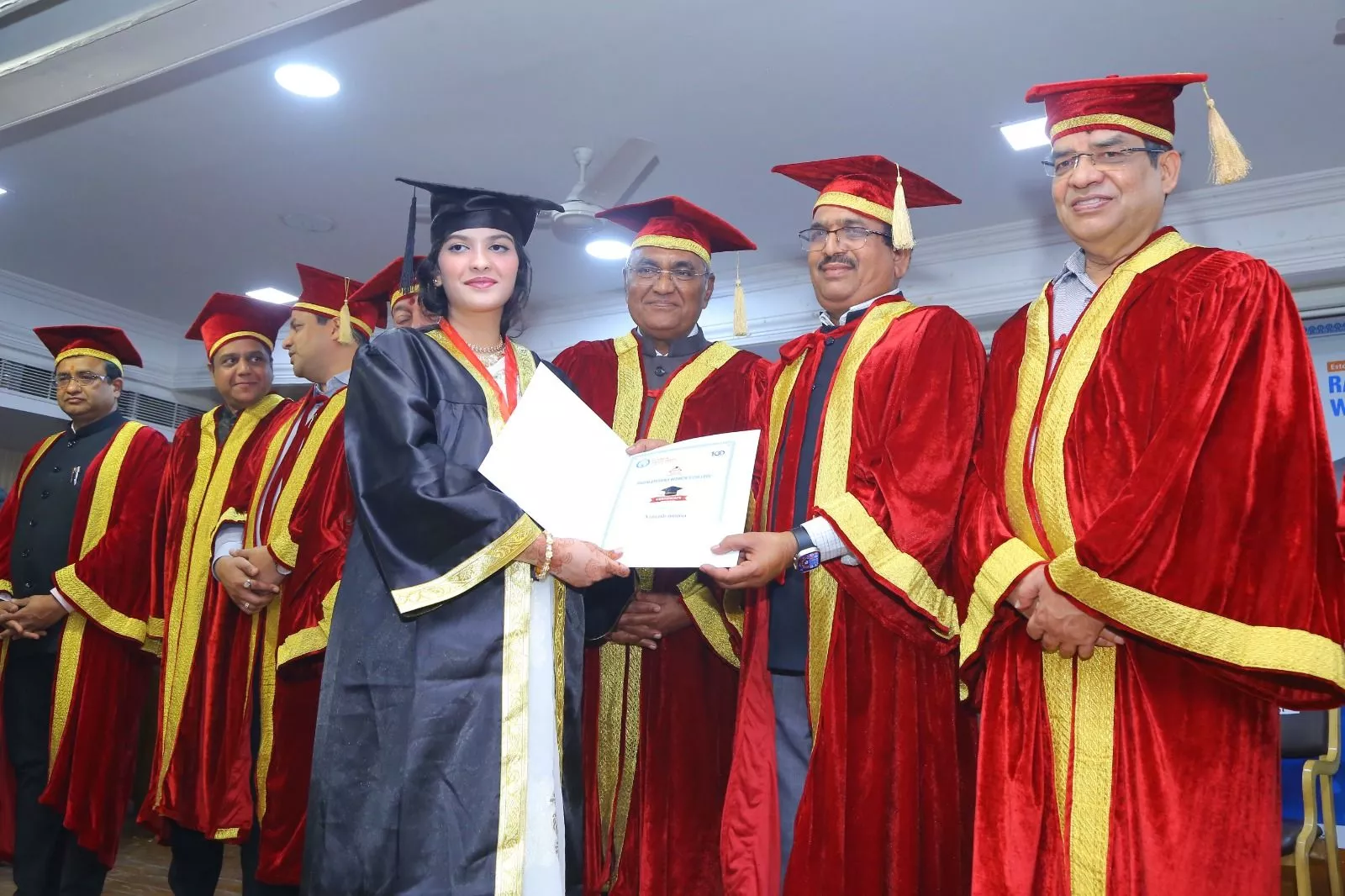 शंकरलाल सिग्नोडिया कॉलेज में दीक्षांत समारोह का दृश्य