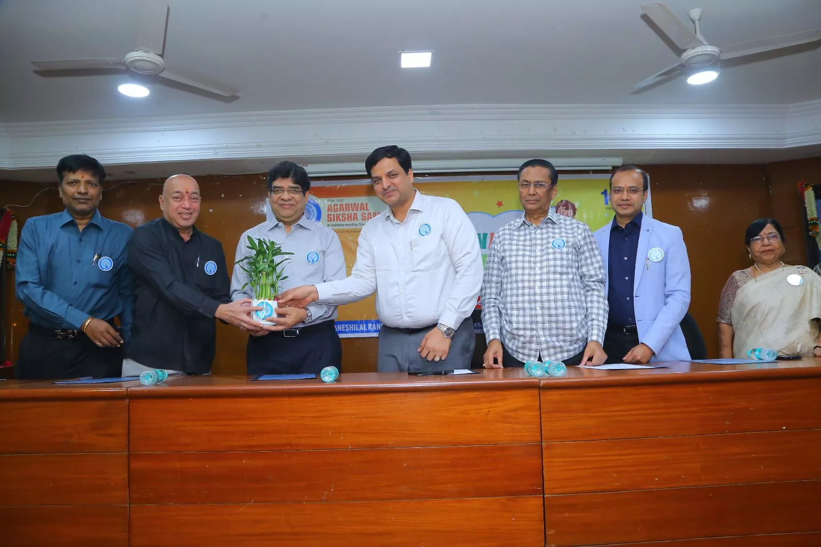 जीकेपीएस एवं एलबीएमटी स्कूल का वार्षिक पुरस्कार वितरण समारोह