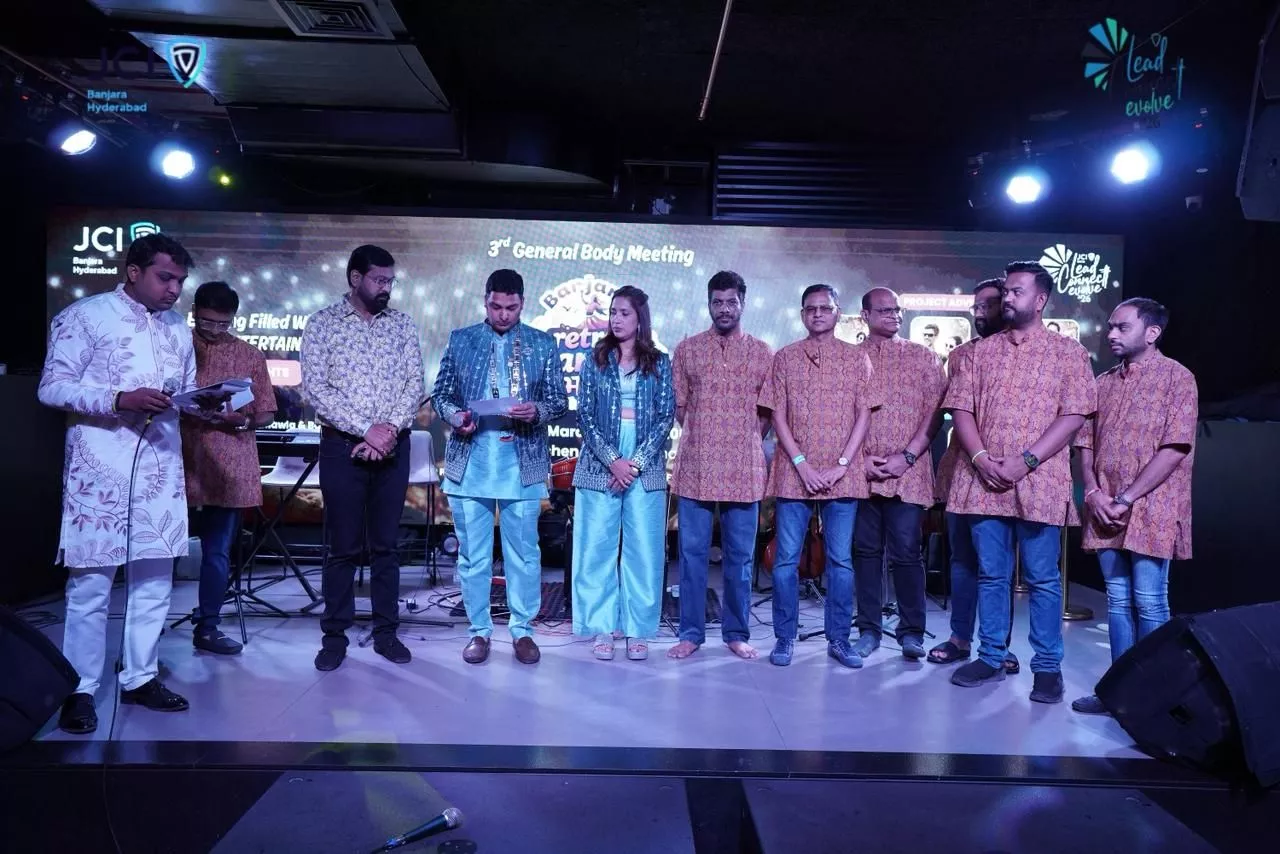 हर्ष चावला बैंड ने जेसीआई बंजारा रेट्रो जैम में प्रस्तुति दी