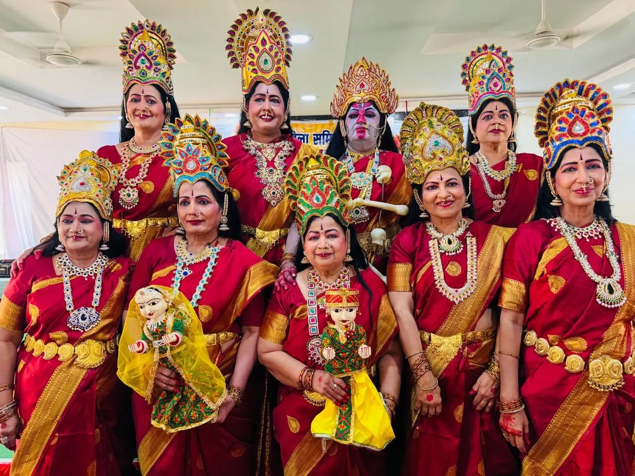 मोहे रंग दे कार्यक्रम में महिलाओं का उत्साह