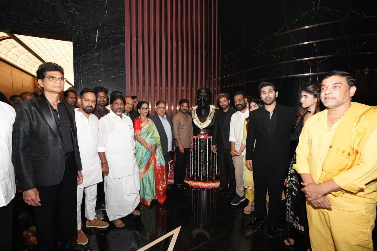 कोकापेट में अल्लू सिनेमास थिएटर कॉम्प्लेक्स का उद्घाटन