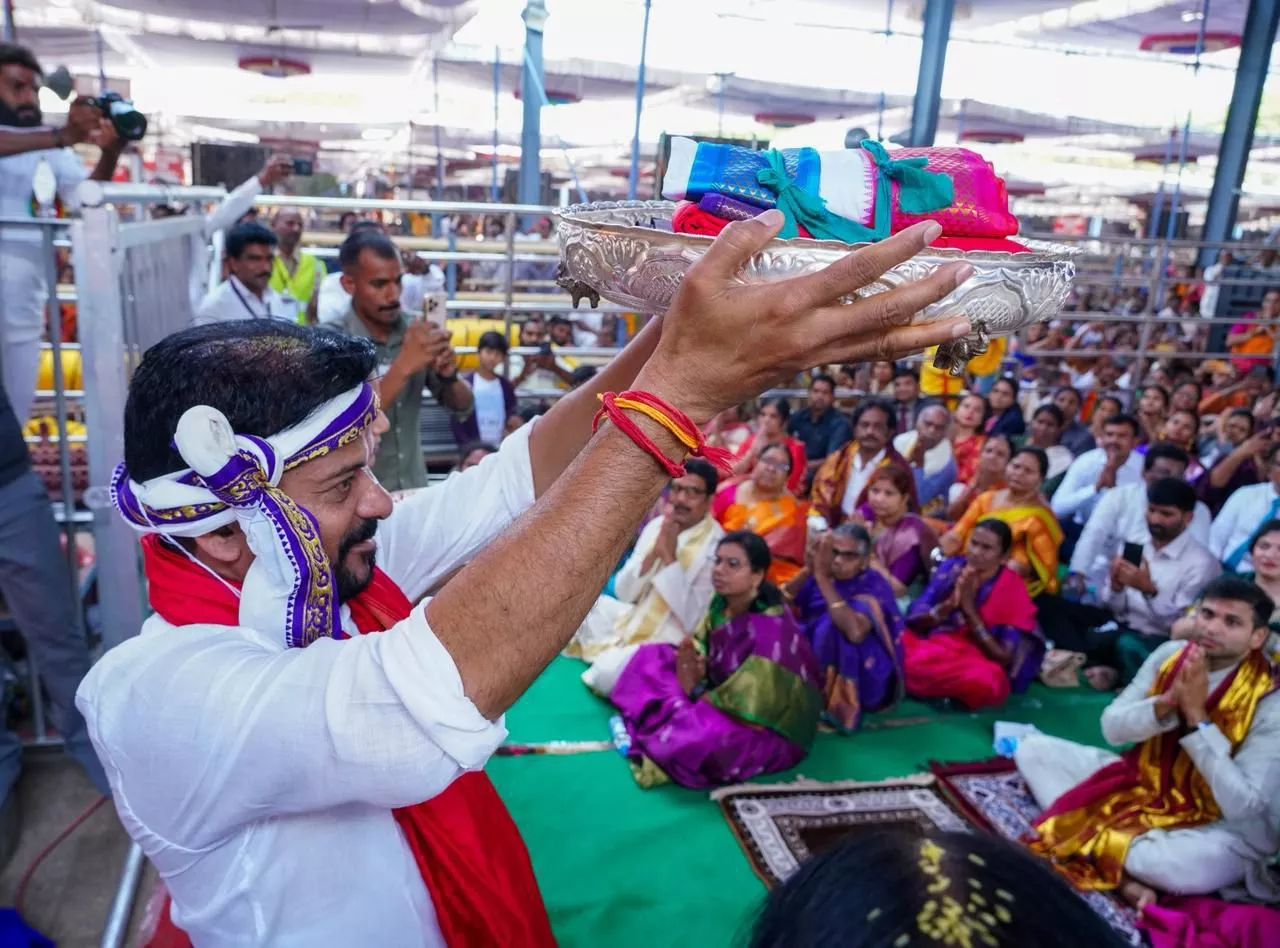 भद्राचलम मंदिर में श्रीरामनवमी कल्याण महोत्सव का दृश्य