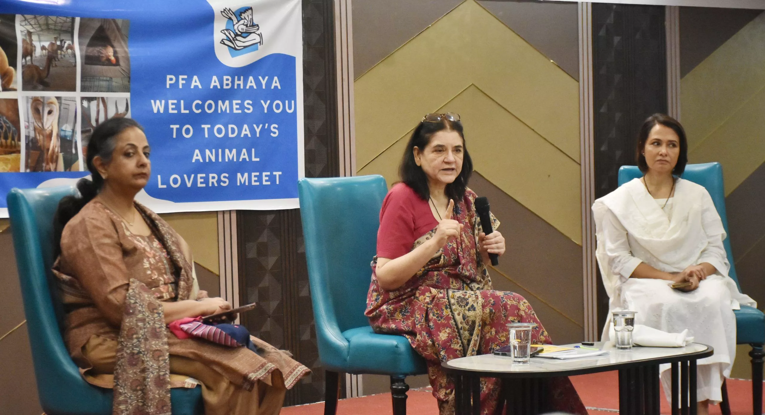 पशु कल्याण पर मेनका गांधी का संबोधन