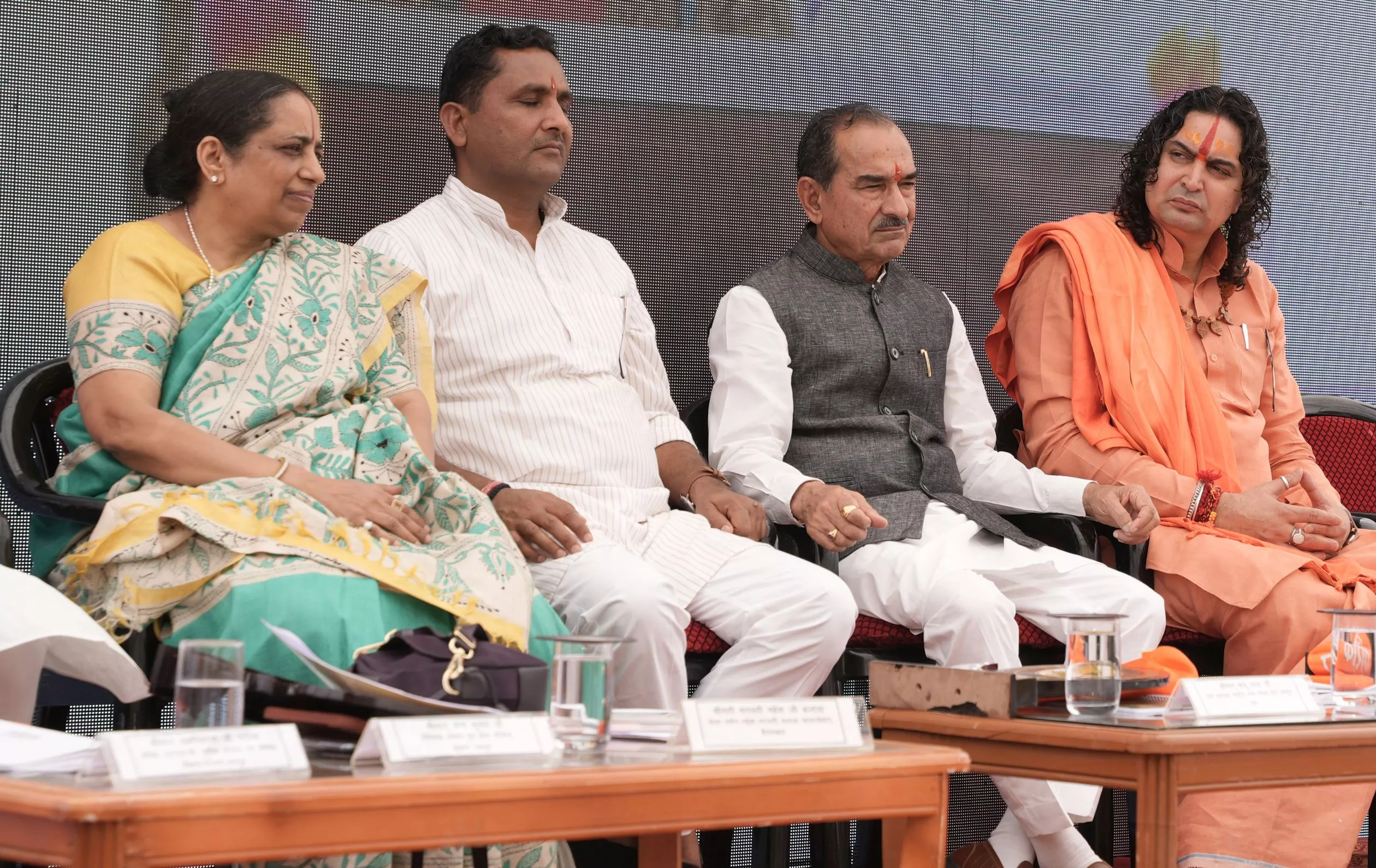 जयपुर में विशाल नेत्र जाँच शिविर का दृश्य