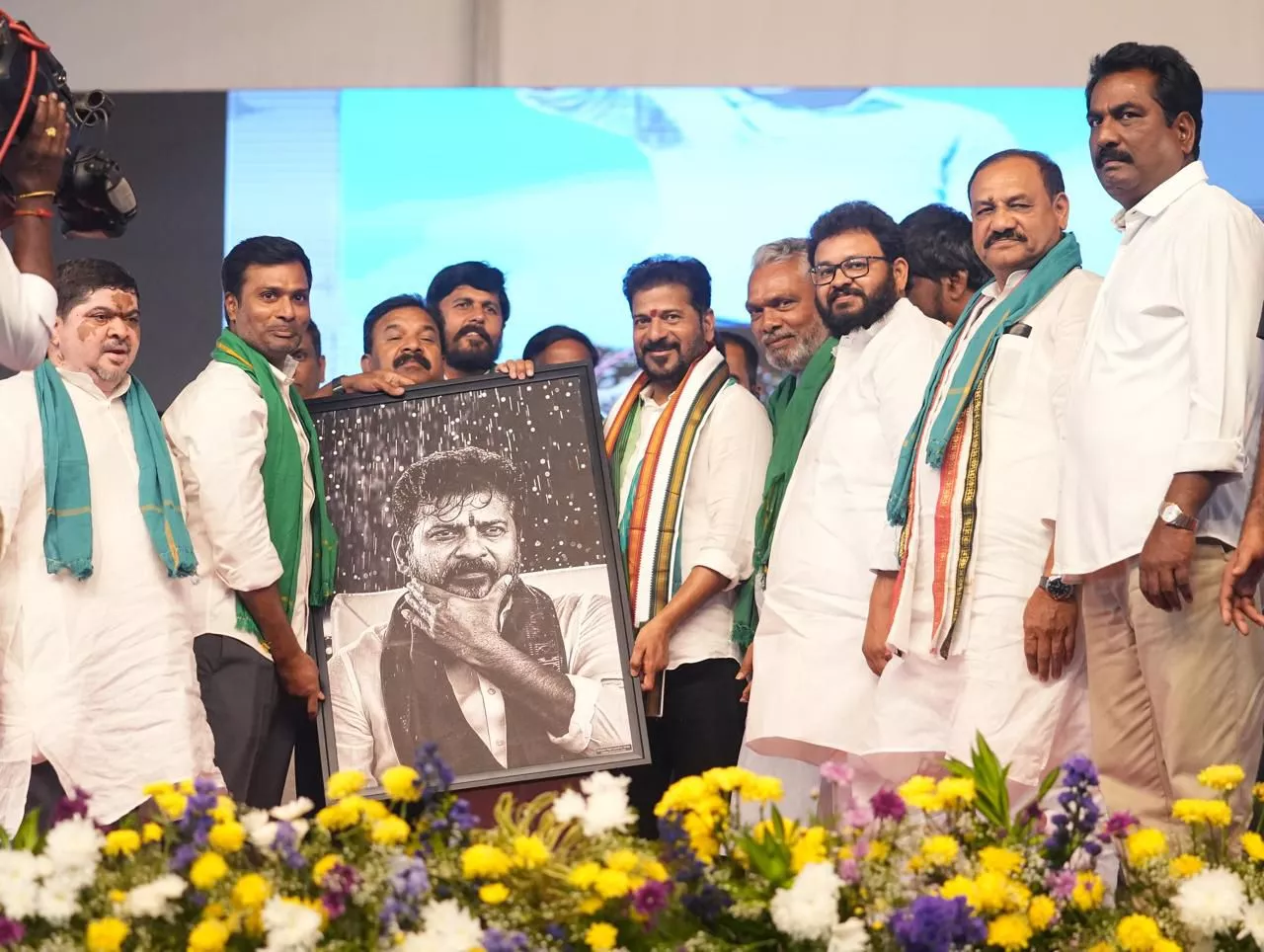 होर्मुज जलडमरूमध्य से गुजरते तेल टैंकर