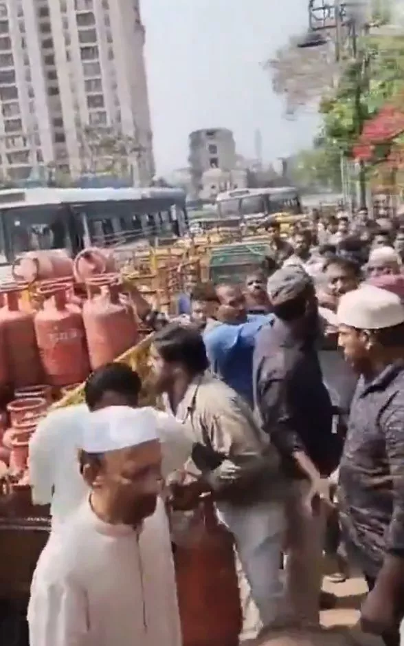 शेखपेट में एलपीजी सिलेंडर लूट की घटना