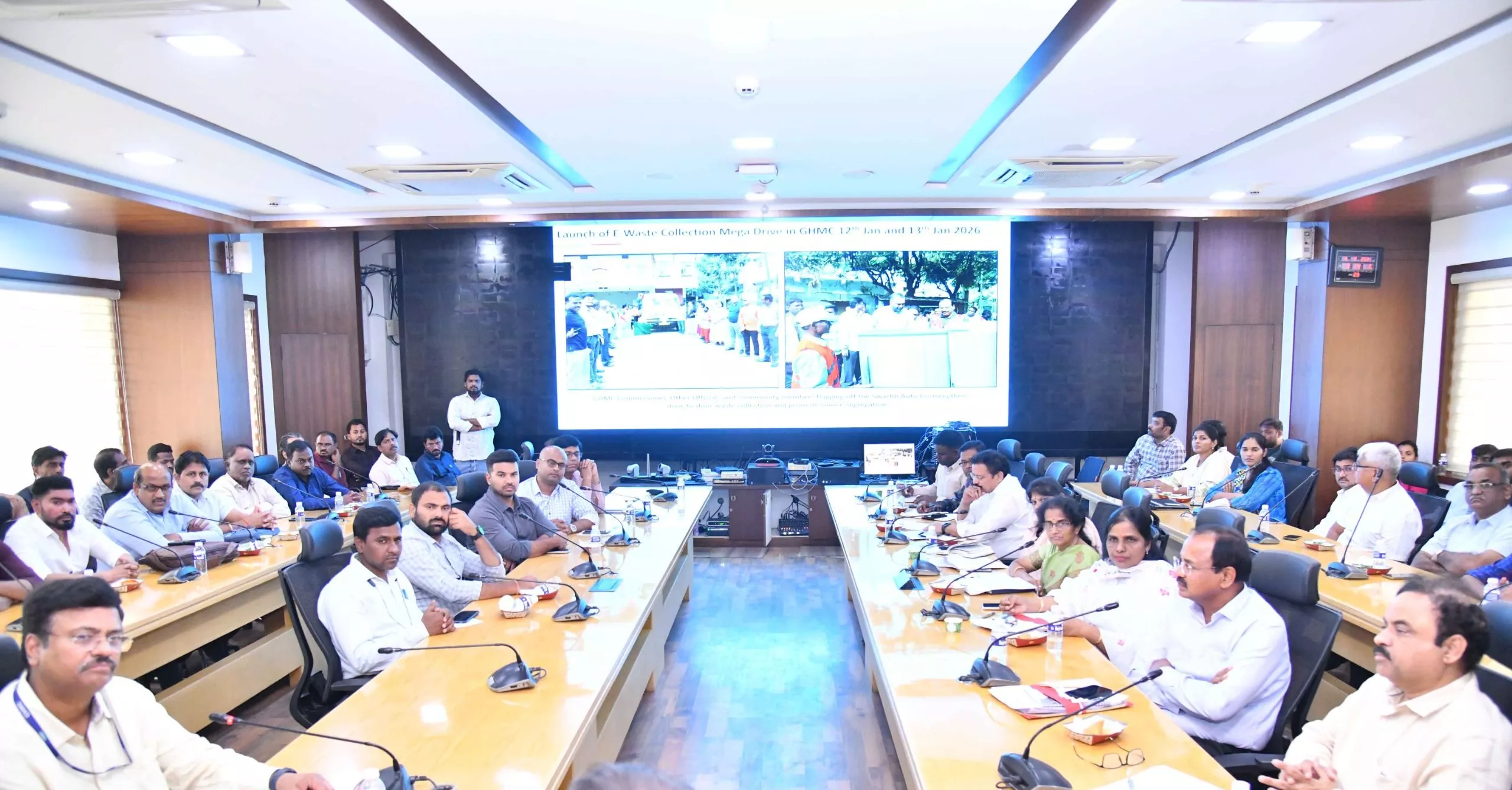 जीएचएमसी अधिकारी ई-वेस्ट संग्रहण अभियान का निरीक्षण करते हुए