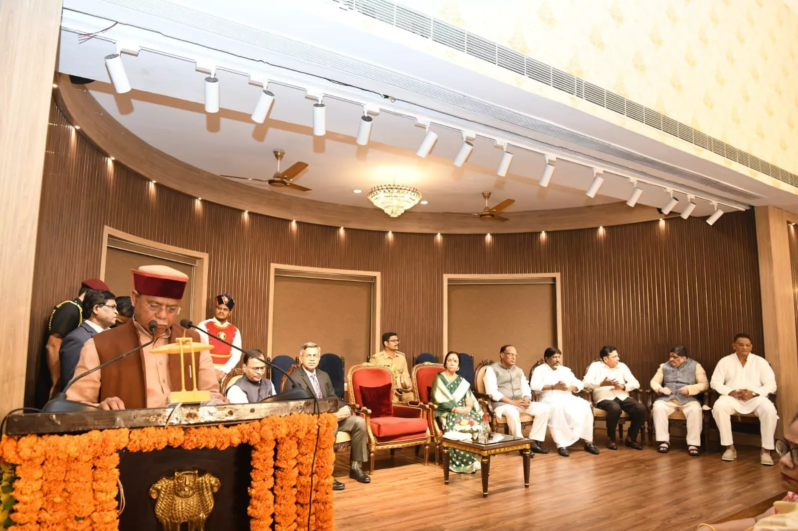 राज्यपाल शिव प्रताप शुक्ला उगादी समारोह को संबोधित करते हुए