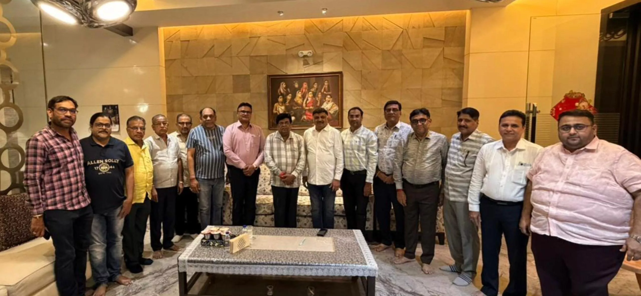 जैन दीक्षा कार्यक्रम को लेकर त्रयनगर संघ की बैठक