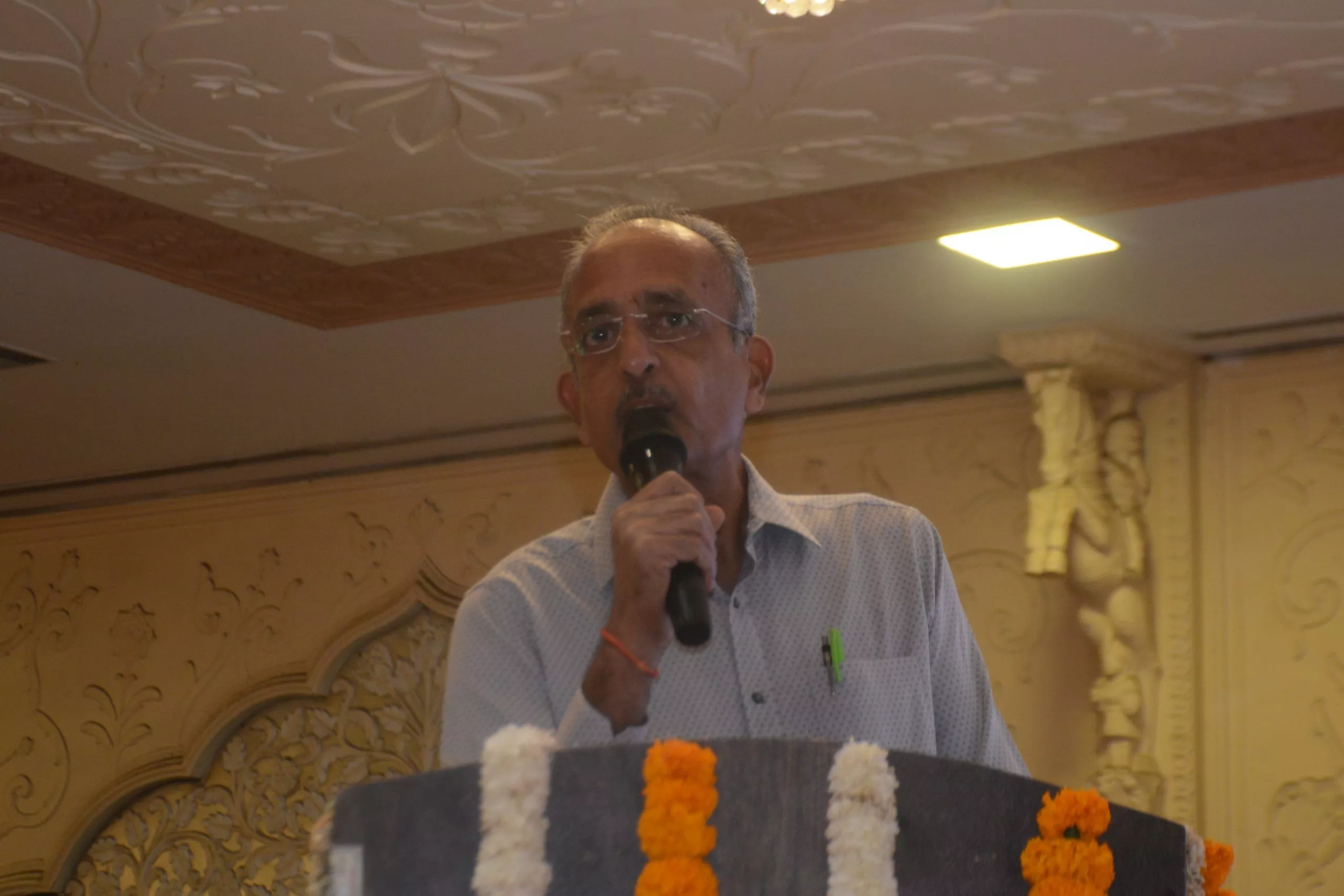 हरियाणा नागरिक संघ के होली उत्सव में रंग-बिरंगे कार्यक्रम का दृश्य