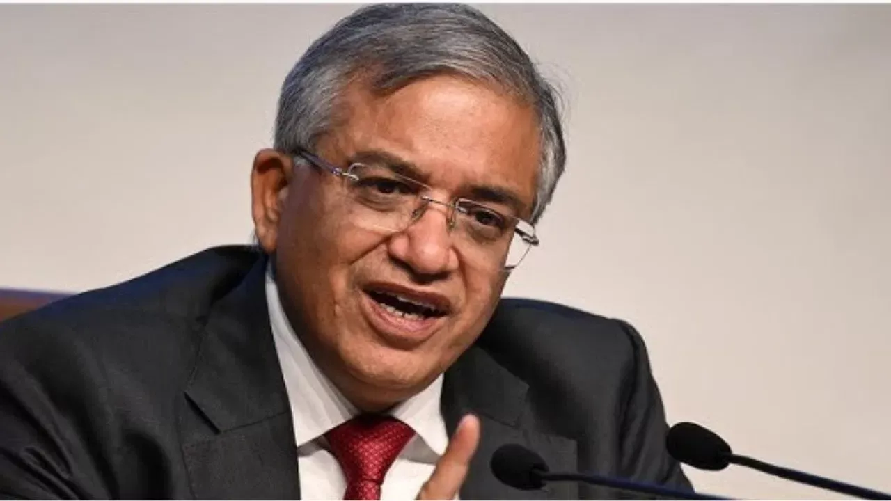 ज्ञानेश कुमार के खिलाफ संसद में नोटिस