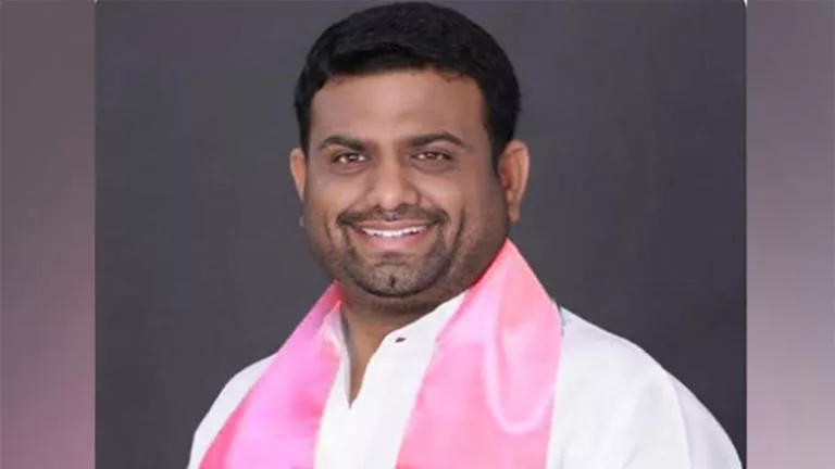 पुलिस ने कई लोगों को पूछताछ के लिए हिरासत में लिया