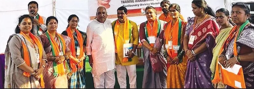 स्पीकर और ट्रिब्यूनल ने पांच याचिकाओं पर फैसला सुनाया